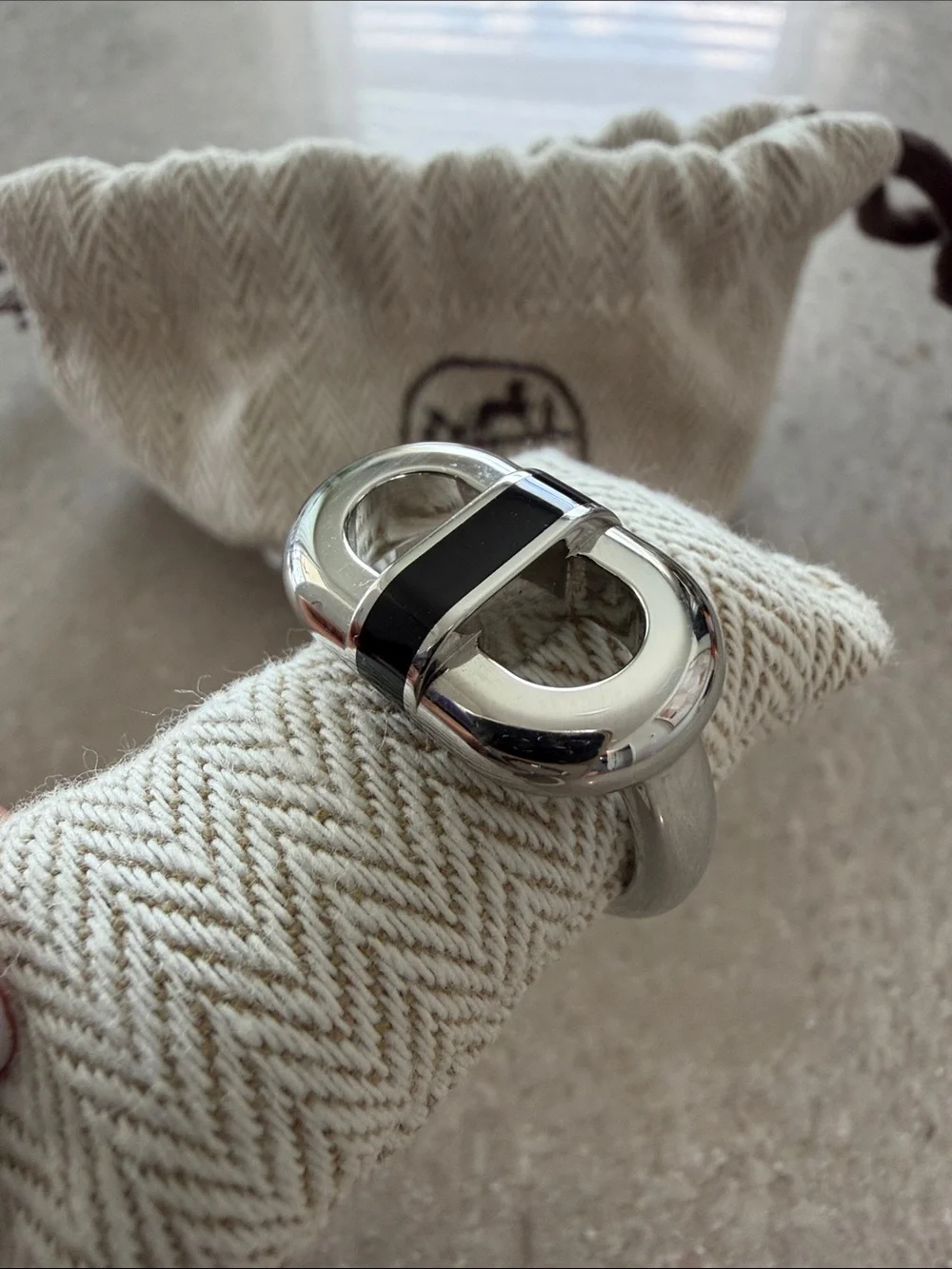 Hermes ring lacquered
